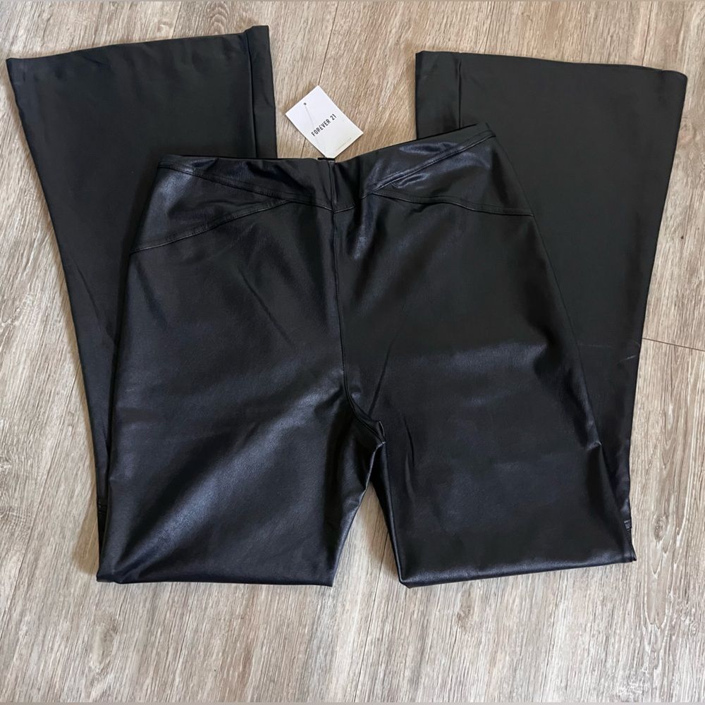 Forever 21 Stretch Flare Pants‎ Women's Faux Leather Black Large